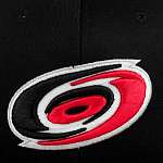 Бейсболка AMERICAN NEEDLE арт. 41722A-CAH Carolina Hurricanes Outfield NHL (черный / красный)